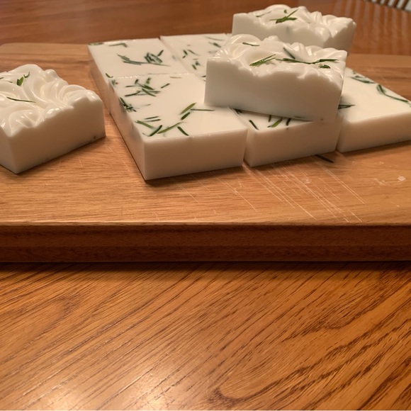 Homemade shea butter soap white pine wilderness scented. - Picture 5 of 7
